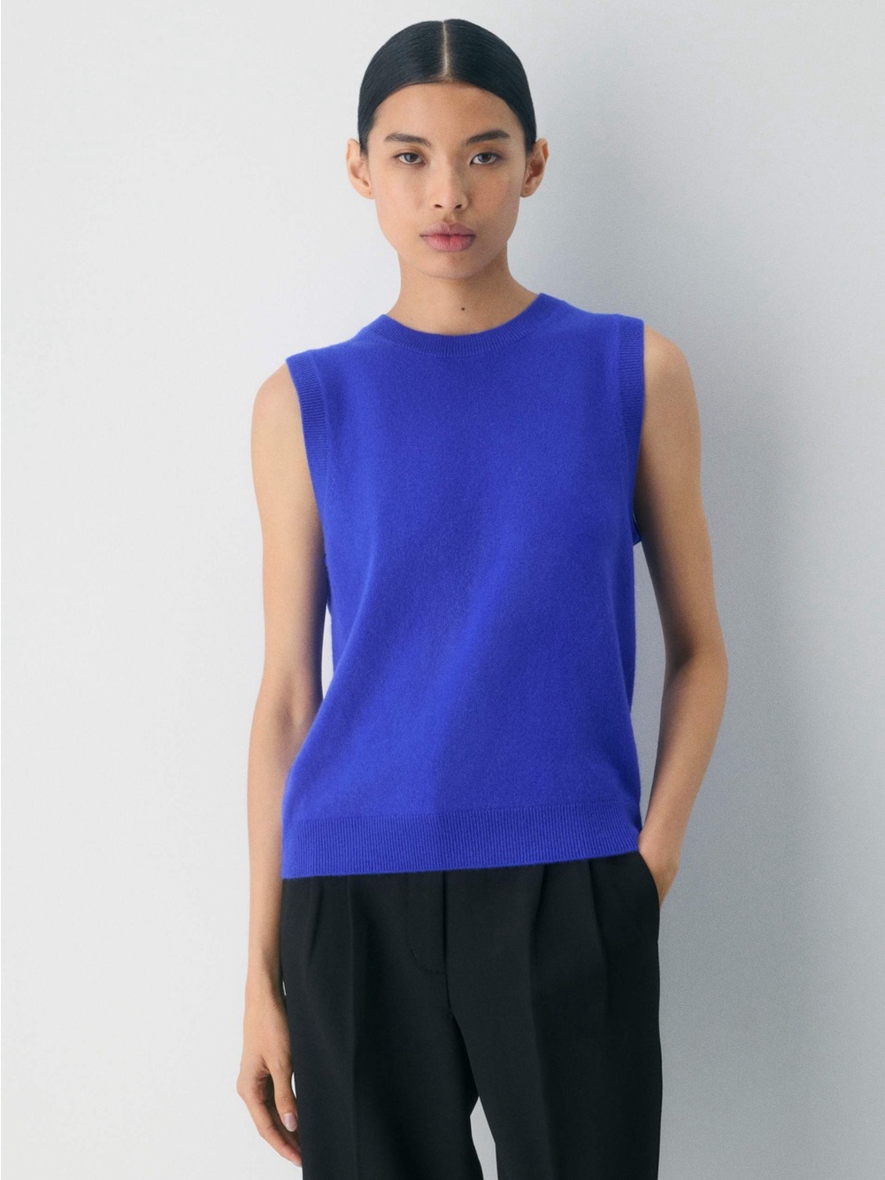 Aritzia 100% Cashmere Sleeveless Sweater – Royal Blue | Small